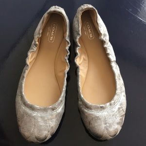 Coach!! F2080 flats!!! Silver/Metallic